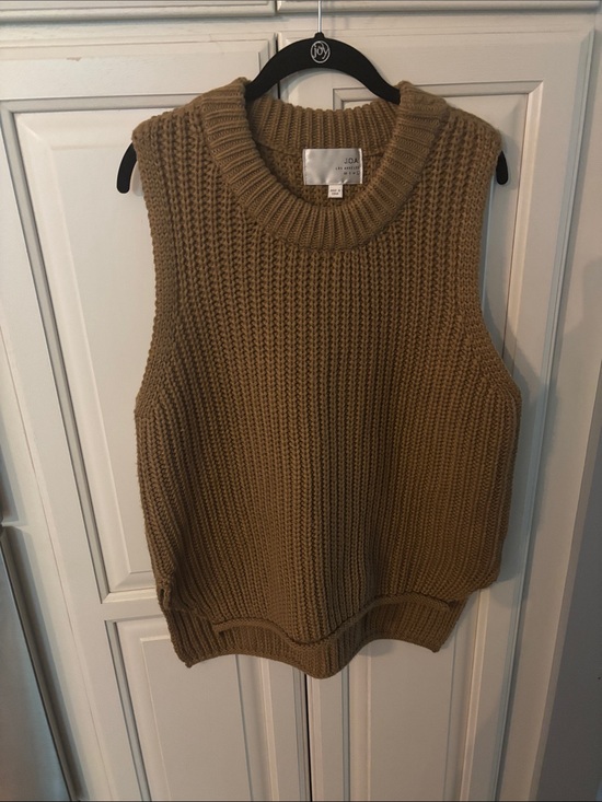 J.O.A. Sweaters - J.O.A. Chunky Sleeveless Knit Vest in Camel